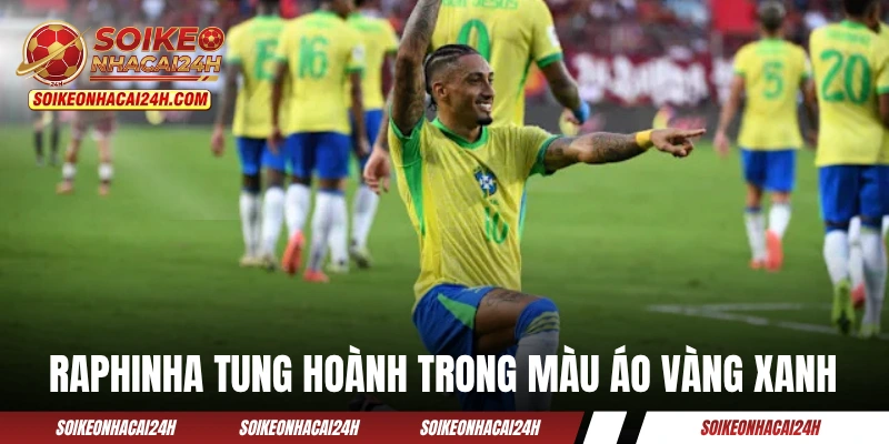 Raphinha tung hoành trong màu áo vàng xanh 